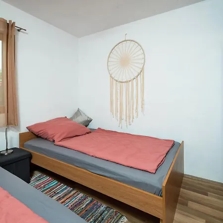 3 Bedroom Stunning In *