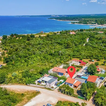 3 Bedroom Stunning In *